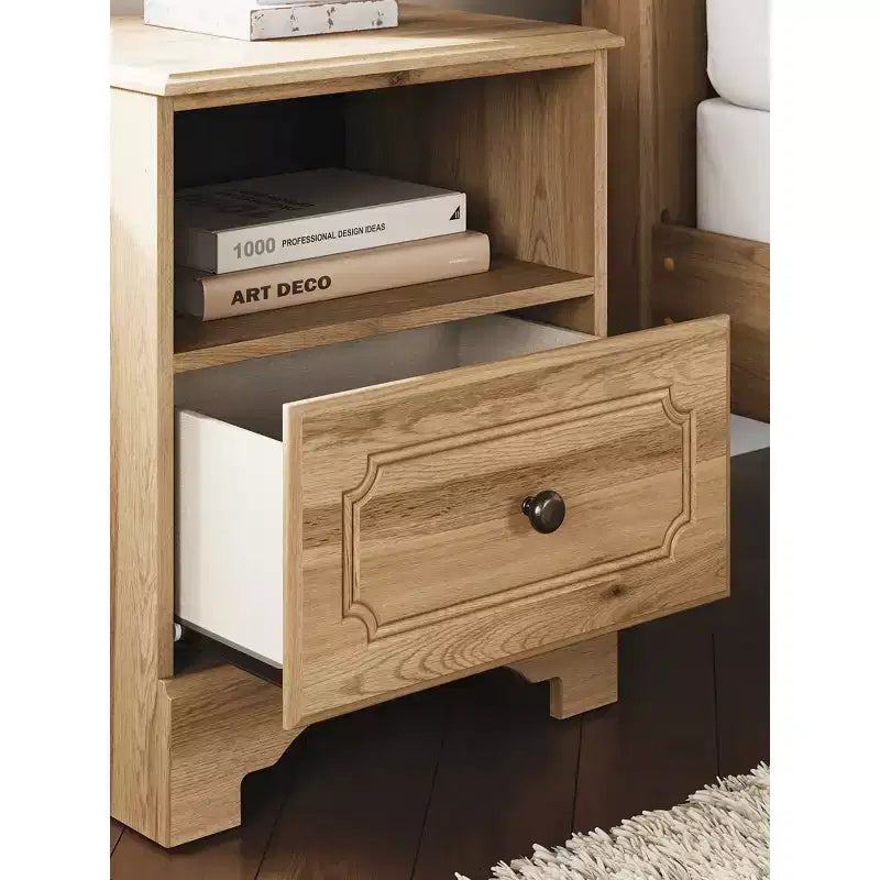1-Drawer Nightstand – Warm Brown Oak, USB-A & USB-C Charging, Open Shelf Storage
